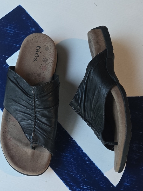 Taos Footwear Shoes - Taos "Gift 2" Black Ruched Leather Sandals Size US 9